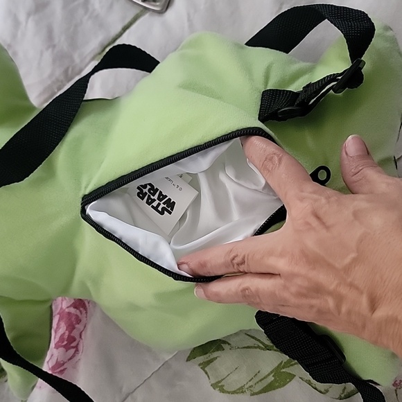 Yoda backpack/purse nwot plush with zipper Stars Wars - Picture 4 of 5